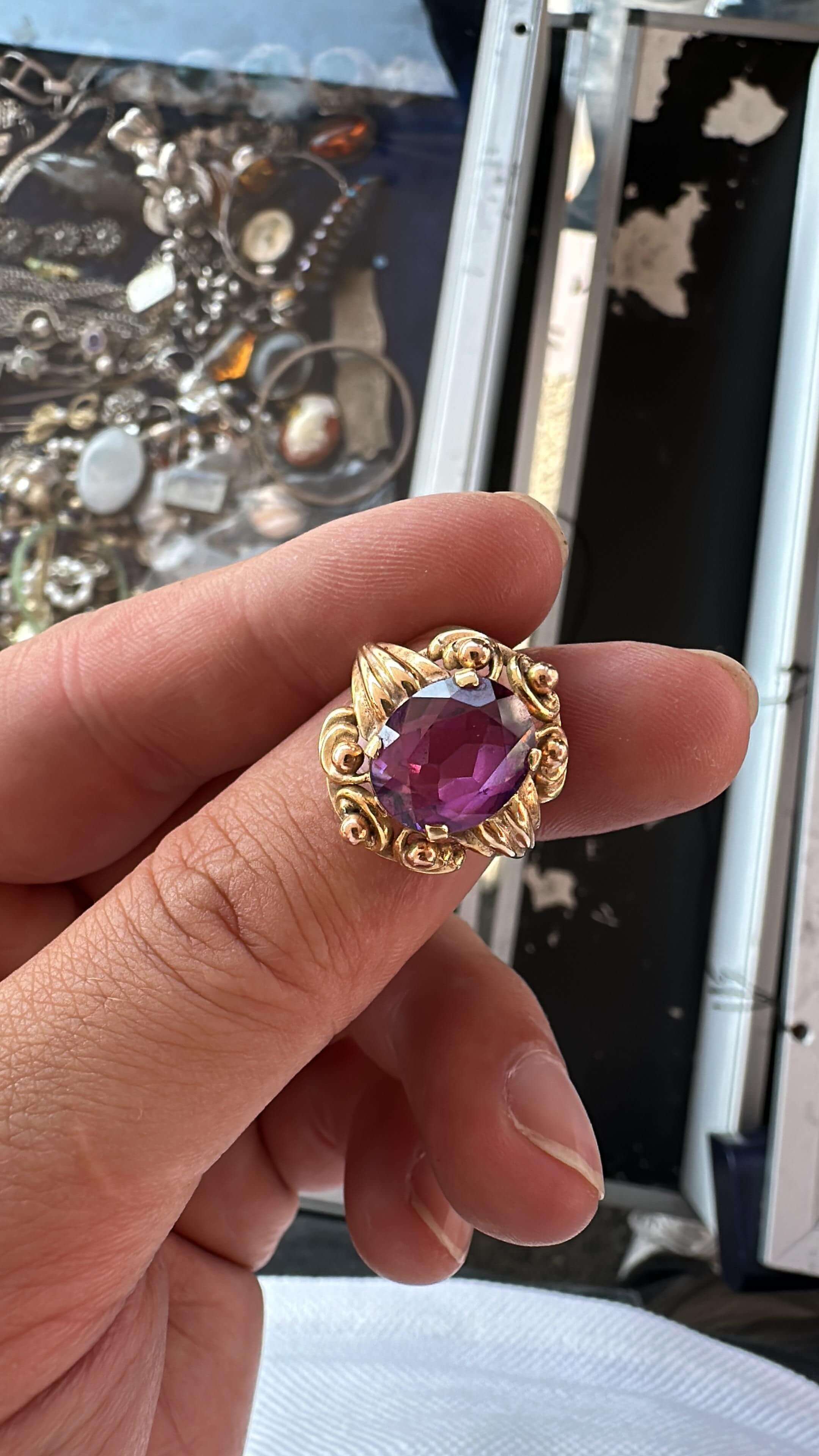 Goldring mit Stein Ankauf Wien