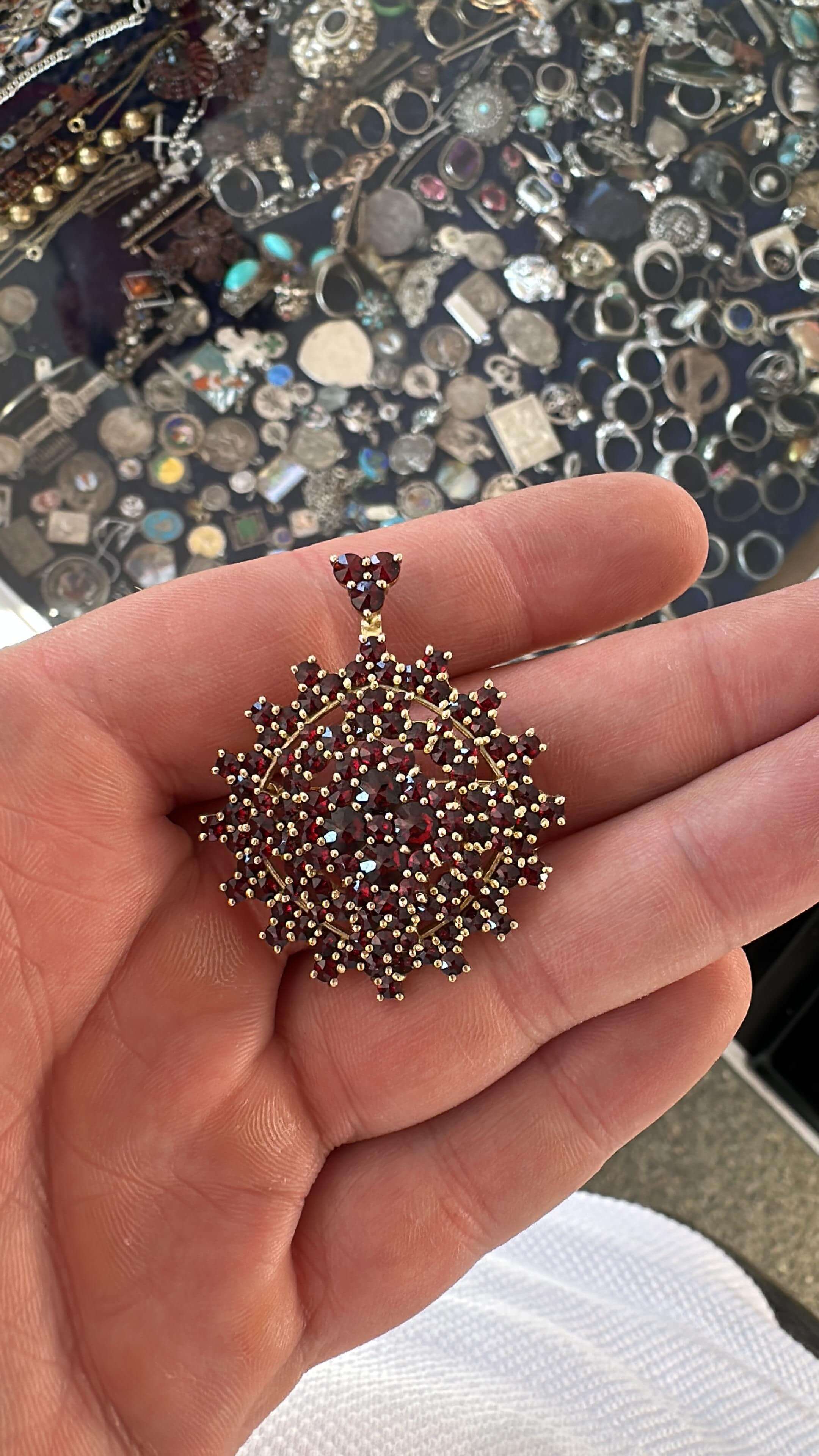 Ankauf von Silberanhänger mit Granat